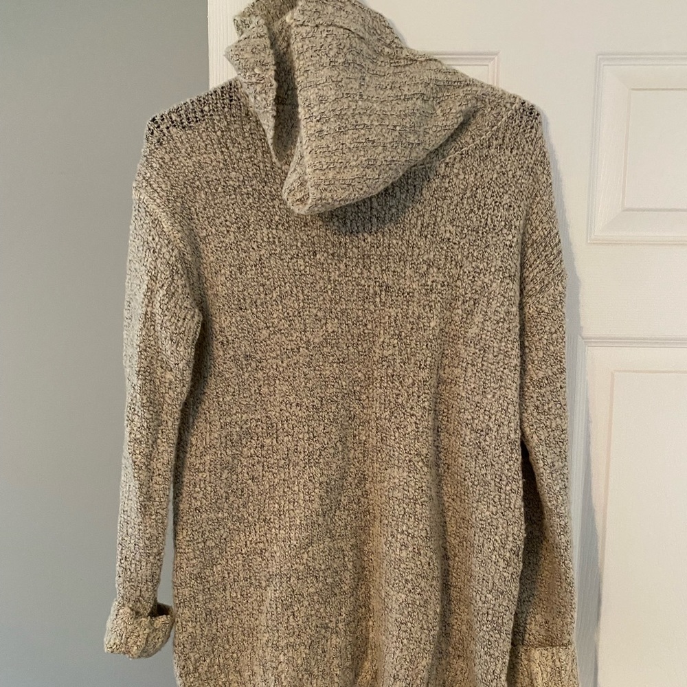 Light grey/cream sweater